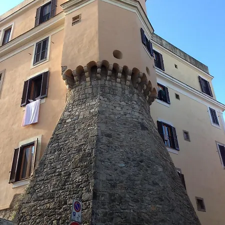 Casa Dell'olmo アパート チビタベッキア