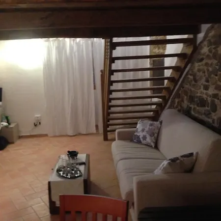 アパート Casa Dell'olmo チビタベッキア